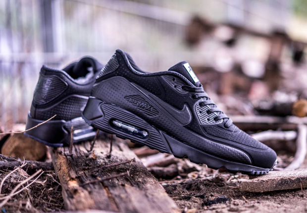 The Stealthiest Nike Air Max 90 Ever