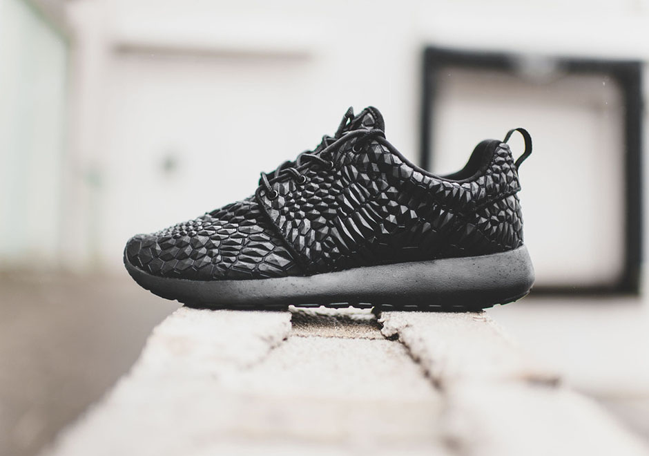 The Craziest Nike Roshe Run Of 2015 Just Released In The U.S.