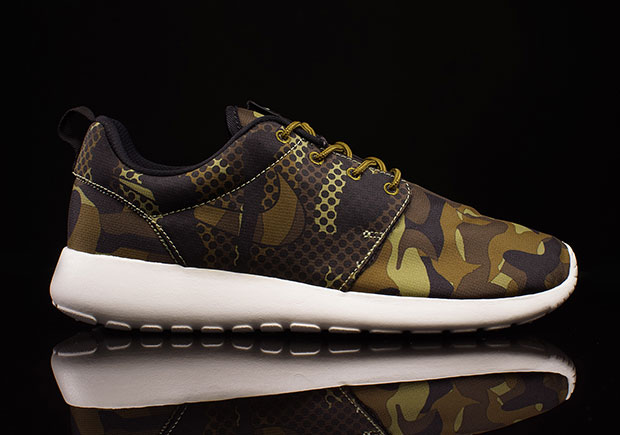 Camo and Polka Dots Combine on This Unique Nike Roshe Run - SneakerNews.com