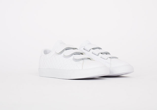 white nike velcro shoes