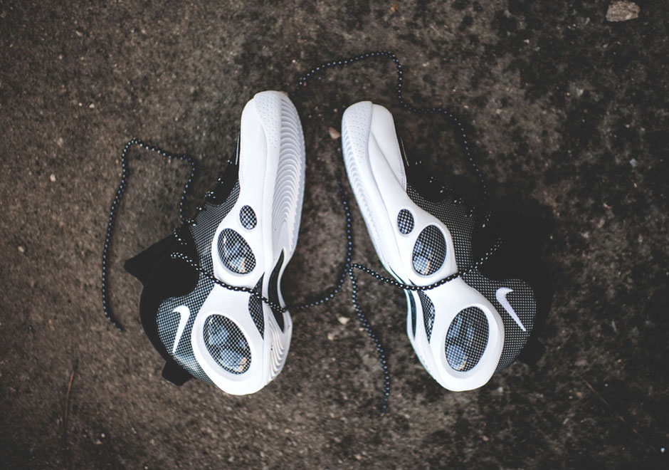 nike zoom flight 95 black white arriving at us retailers 0