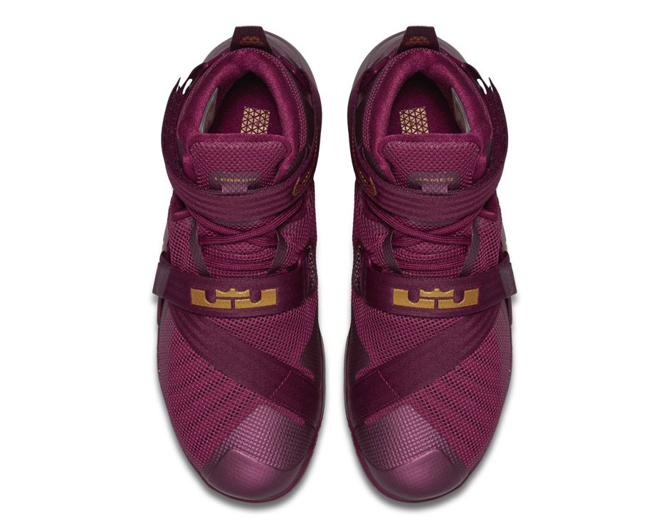 Nike Zoom Soldier 9 Cavs Wine Gold 03
