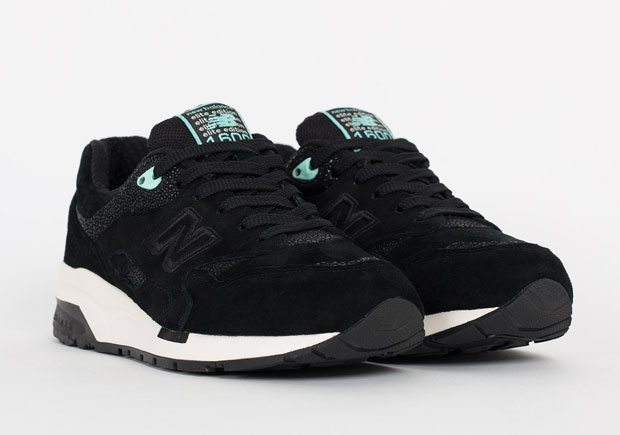 New Balance Is Right On Time With All-Black 1600s