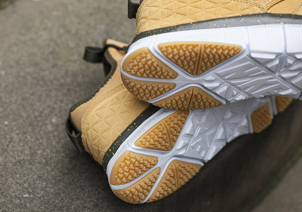 nike free ace leather wheat