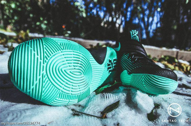 Nike Kyrie 2 Green Glow Details 10