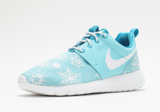 Snow Falls On The Nike Roshe Run For Winter