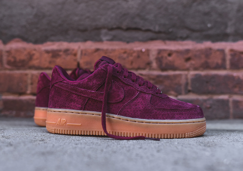 Nike Wmns Air Force 1 Perforated Suede Dep Garnet 1