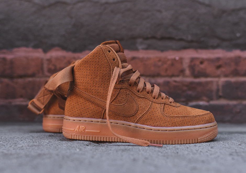 Nike Wmns Air Force 1 Perforated Suede Tawny Gum 2