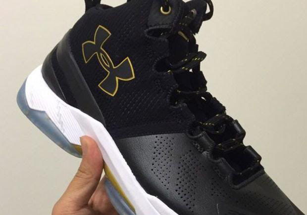Ua Curry Two Ext Black Metallic Gold Ice 01