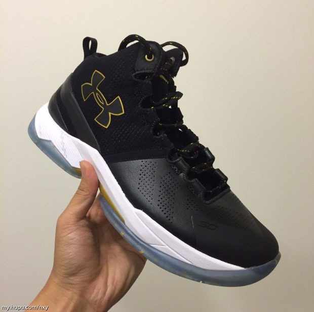 Ua Curry Two Ext Black Metallic Gold Ice 02