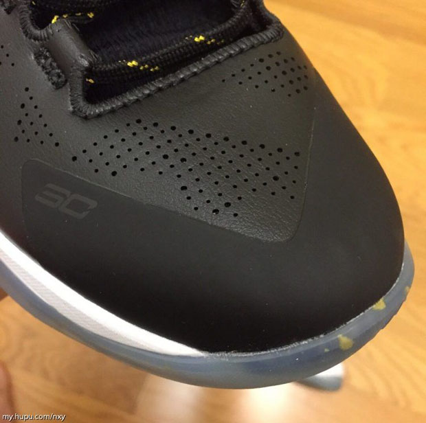 Ua Curry Two Ext Black Metallic Gold Ice 05
