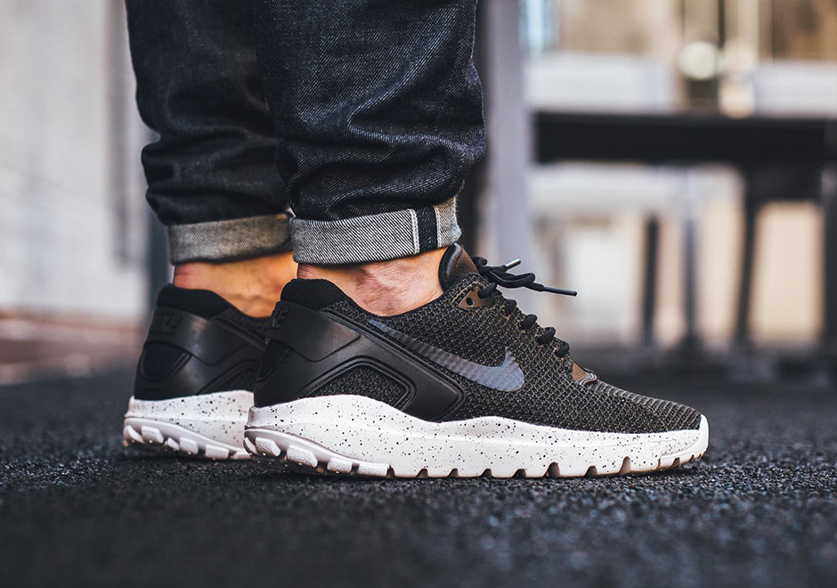 nike x pigalle Jacquard Black White 3