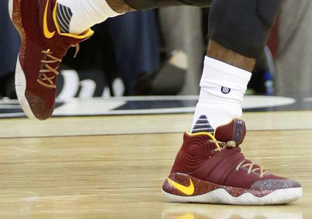 Kyrie Irving Breaks Out An "Alternate" PE Of The Nike Kyrie 2
