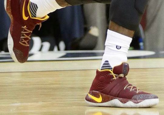 Kyrie Irving Breaks Out An “Alternate” PE Of The Nike Kyrie 2
