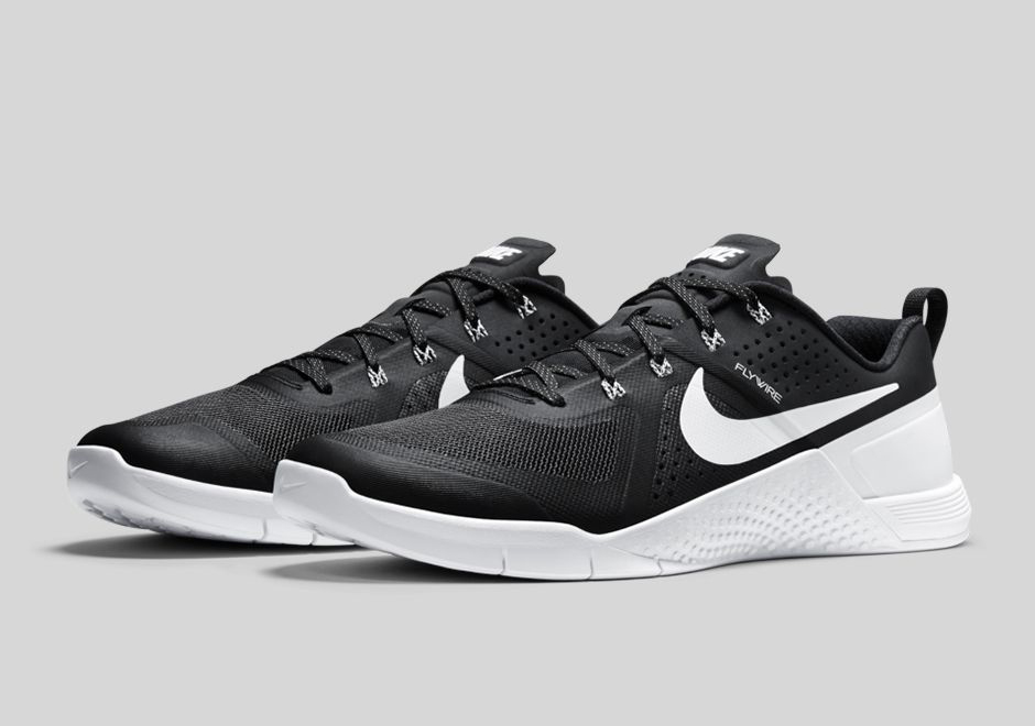 Nike Metcon 1 Last Release Black White 01