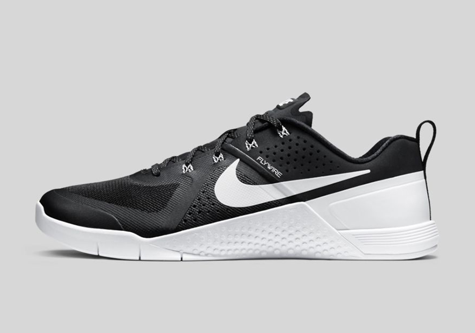 Nike Metcon 1 Last Release Black White 02
