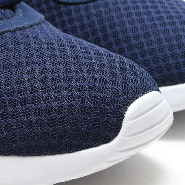 Nike Made Another Sneaker Like The Roshe Called The Tanjun ...