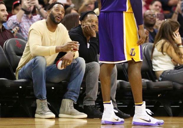 Tracy McGrady Chats With Kobe Bryant Courtside While Wearing Yeezy Boost 750