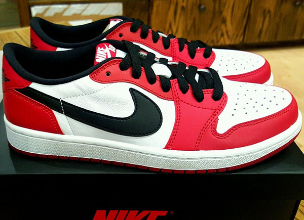 Air Jordan 1 Low Chicago 705329-600 | SneakerNews.com