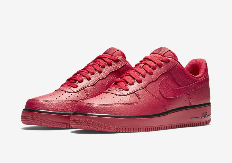 Nest grote Oceaan leeuwerik The Nike Air Force 1 "Pivot Pack" Has An All-Red Option - SneakerNews.com