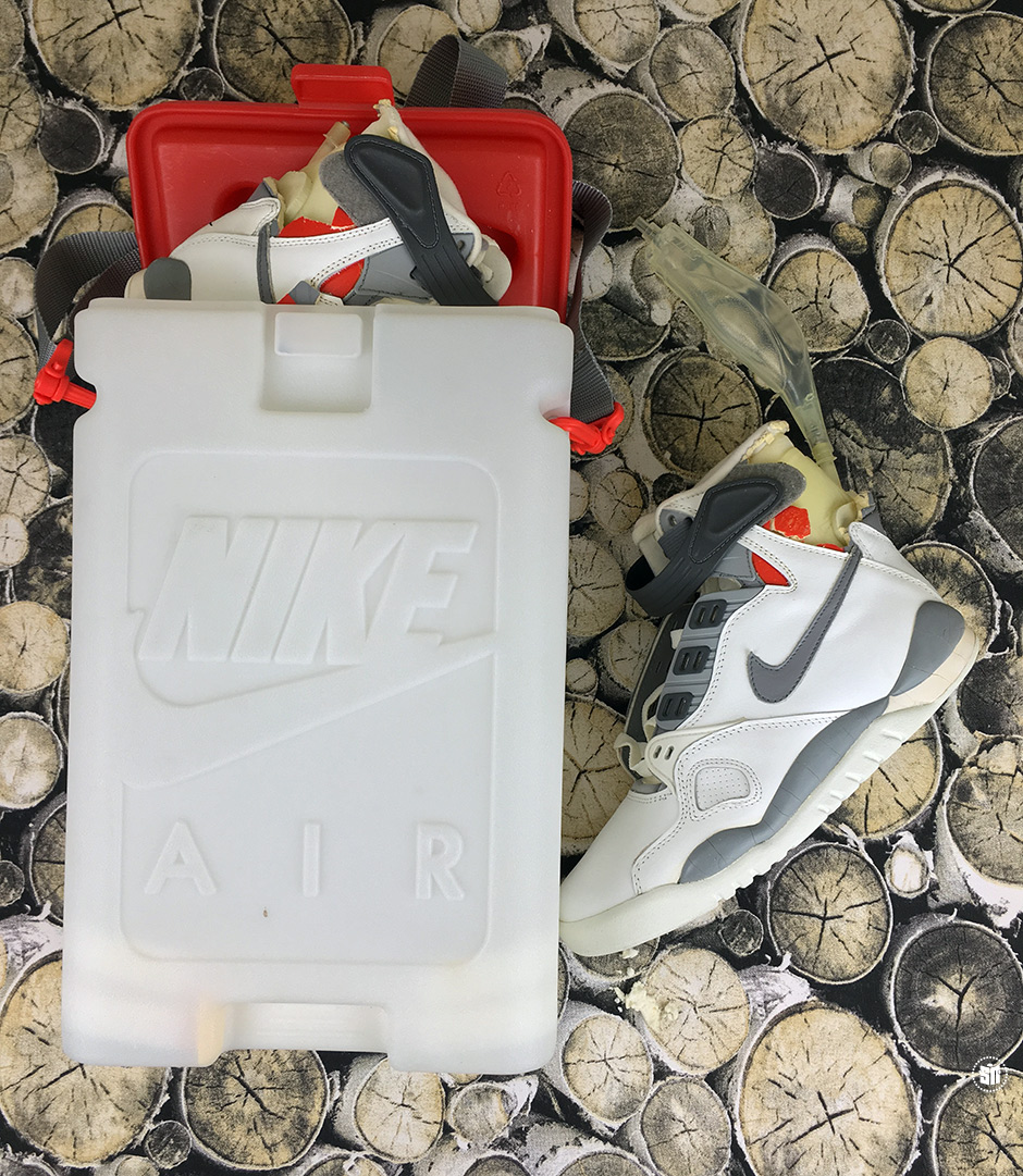 Nike air best sale pumps 90s