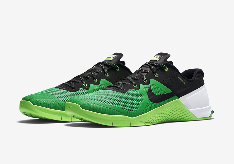 Nike Metcon 2 Voltage Green 1
