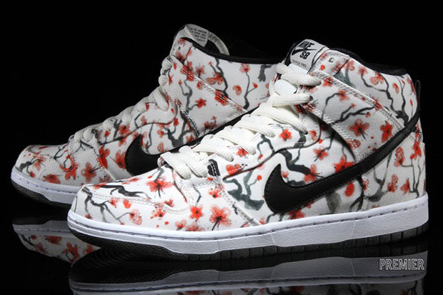 Plasticidad calina Amasar Nike SB Dunk High “Cherry Blossom” - SneakerNews.com