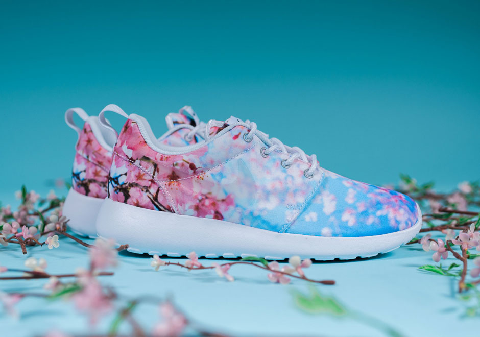 nike roshe run cherry blossom