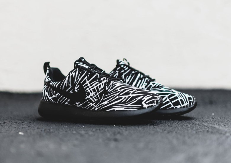 Nike Gets Wild With Black And White On The Roshe Run Print SneakerNews.com