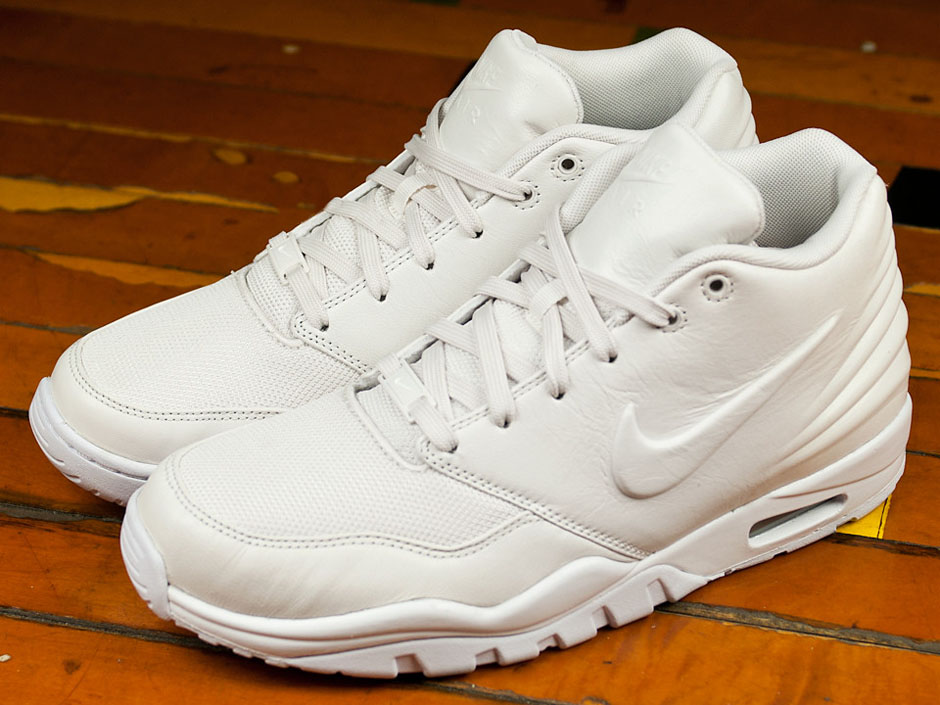 All White Nike Entertrainer 04