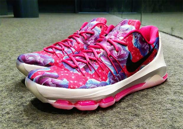 Another Look At The Nike KD 8 "Aunt Pearl"