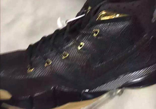 Is Nike Retroing The Kobe 1 In More Colorways?