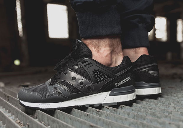 The Saucony Grid SD Is Back In “Black Shadow”