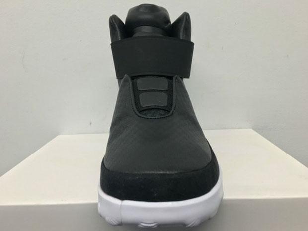 Nike Swoosh Hunter Release Date 832320-001 | SneakerNews.com