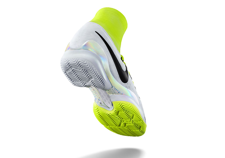 Nikecourt Air Zoom Ultrafly 2