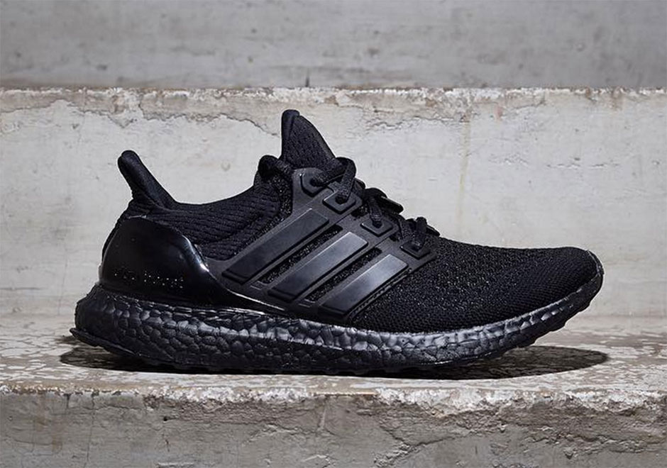 ultra boost pure black