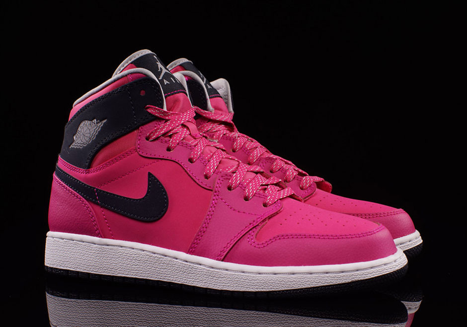Air Jordan 1 Retro “Vivid Pink” Pack For Girls