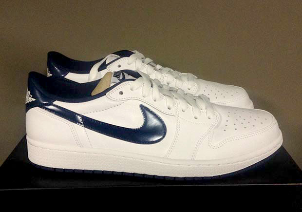 Another Look At The Air Jordan 1 Low OG “Midnight Navy”