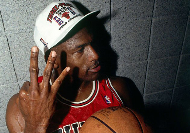 Champagne & Cigars : Michael Jordan's Championship Celebrations