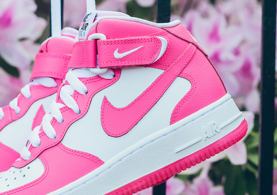 Nike Air Force 1 Mid GS "Hyper Pink"