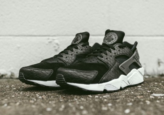 nike air huarache black snakeskin available 001