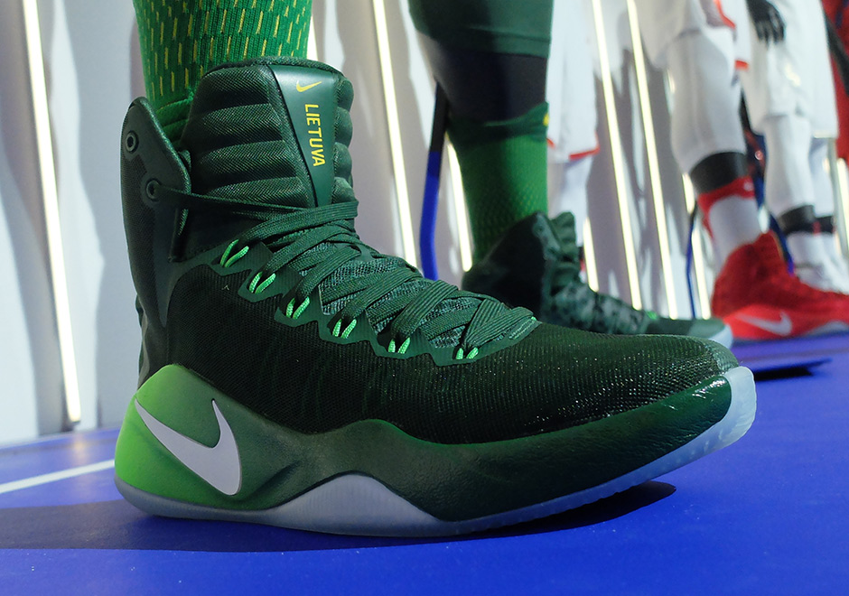 Nike Hyperdunk 2016 Lithuania 1