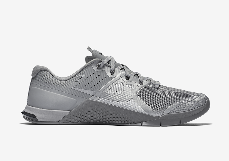 Nike Metcon 2 Strong As Steel Wolf Grey Metallic Silver 22