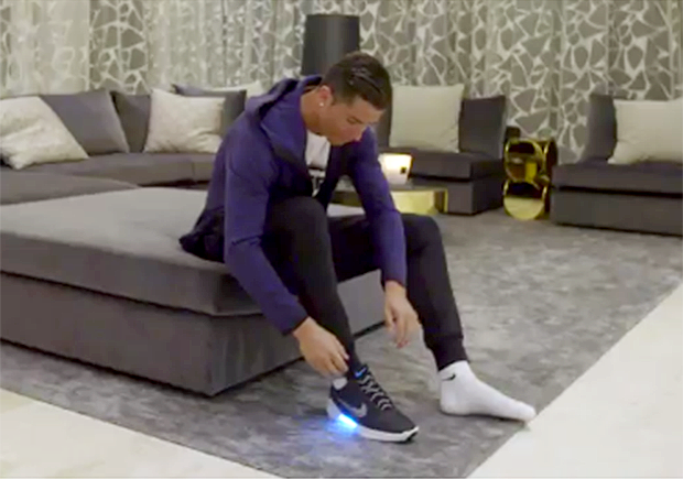 Cristiano Ronaldo Shows the Power-Lacing Nike HyperAdapt 1.0 In Action
