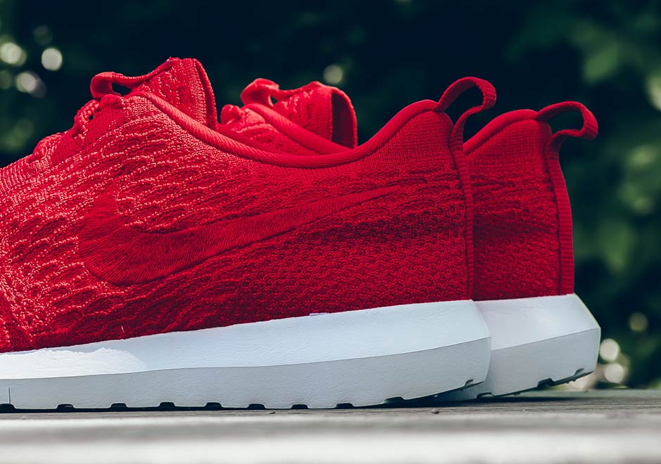 Nike Roshe Flyknit University Red 