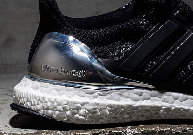 black and chrome ultra boost