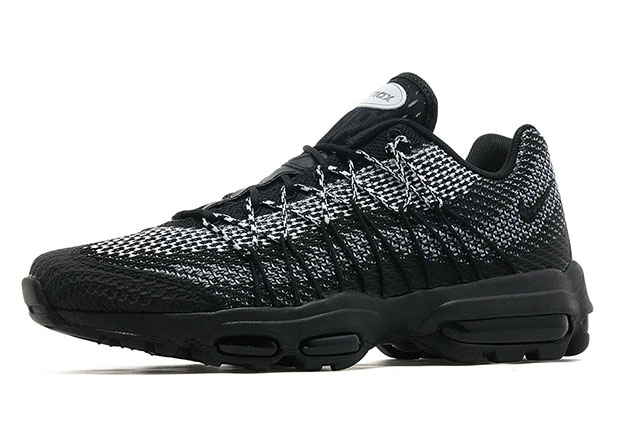 A New “Oreo” Style Of The Nike Air Max 95 Ultra Jacquard Is Here