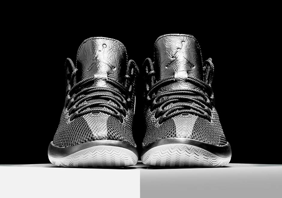Jordan Reveal Premium Black Wolf Grey 03