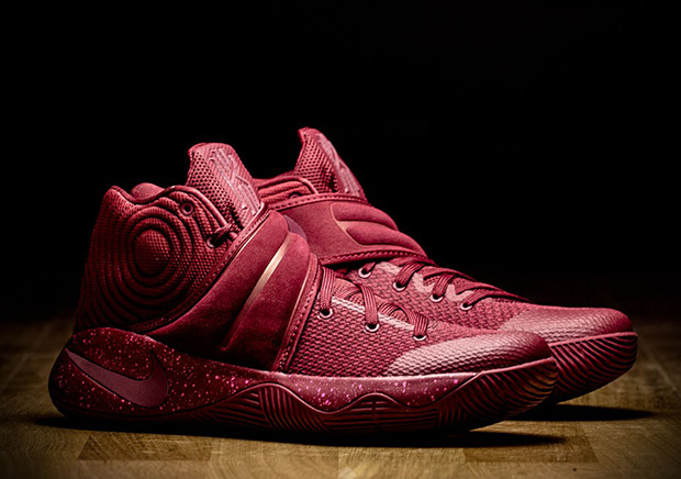 nike Kyrie Nuevas 2 velvet red release date 03