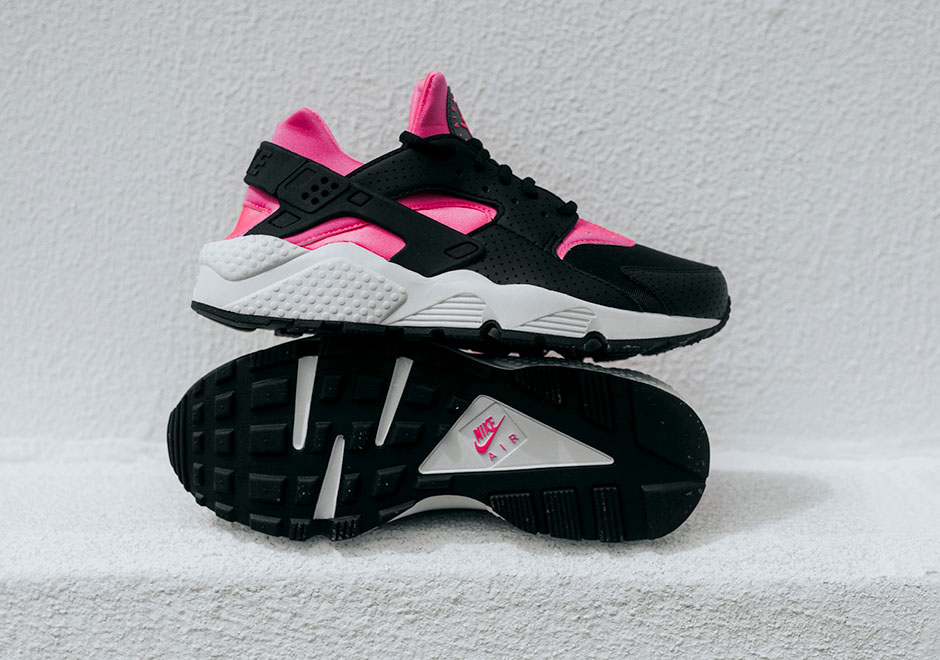 Nike Wmns Air Huarache Black Pink Blast 3